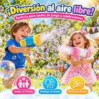Niños jugando al aire libre con la pistola de burbujas automática